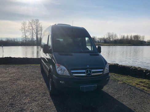 Used 2013 Mercedes-Benz Sprinter 2500 image 11