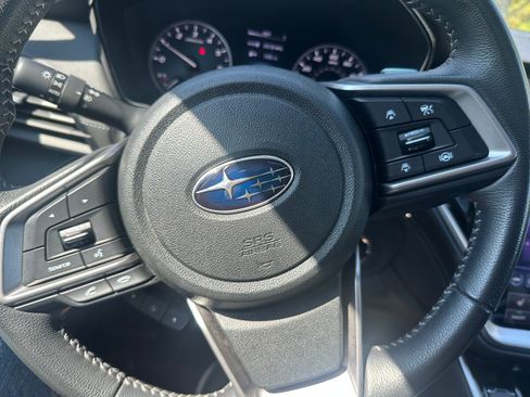 Used 2022 Subaru Outback Premium image 5