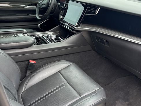 Used 2022 Jeep Wagoneer Series III w/ Premium Group I image 6