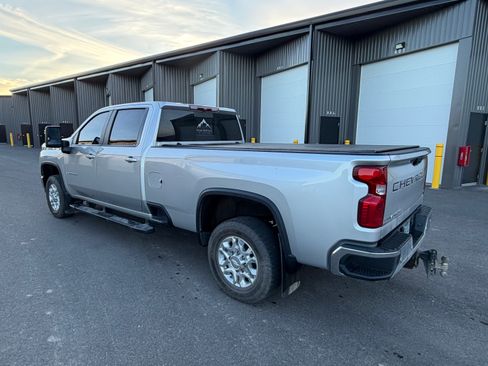 Used 2020 Chevrolet Silverado 3500 LT w/ All Star Edition image 9