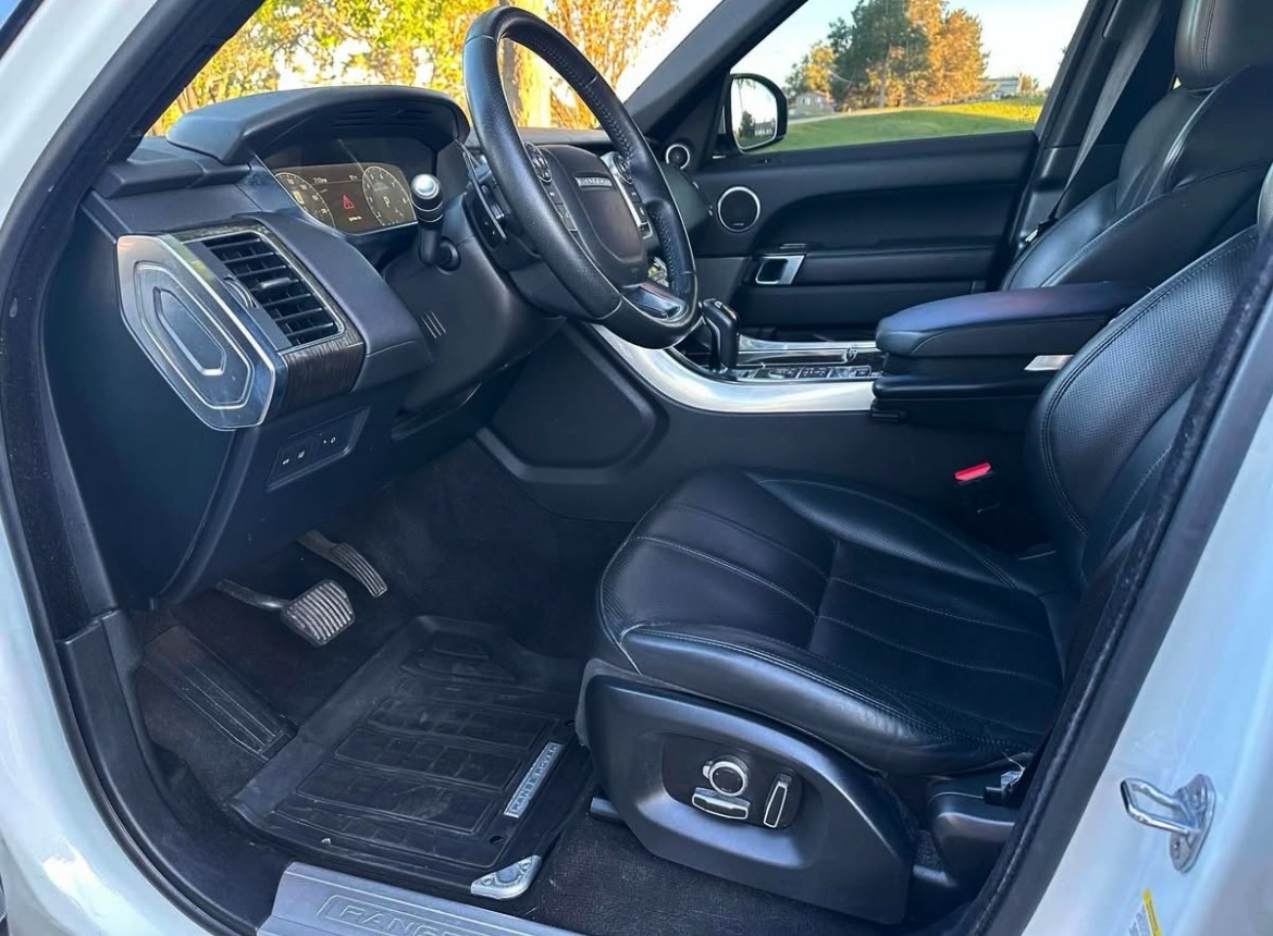 Used 2017 Land Rover Range Rover Sport Supercharged AWD/4WD image 11