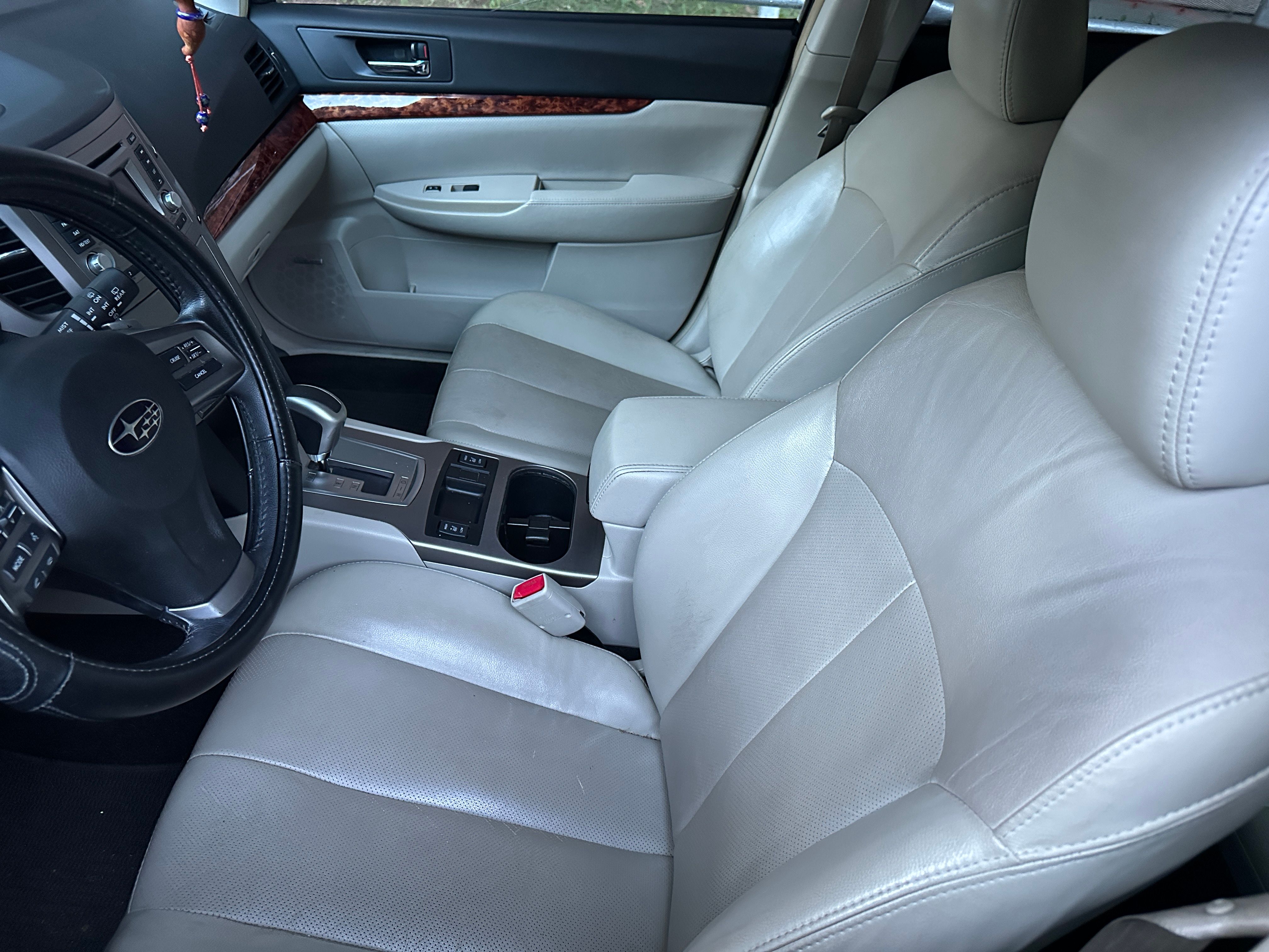 Used 2012 Subaru Outback 2.5i Limited w/ Moonroof Pkg AWD/4WD image 6