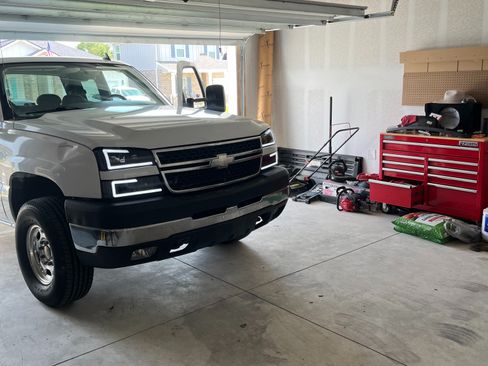 Used 2006 Chevrolet Silverado 2500 LT w/ Heavy-Duty Power Package AWD/4WD image 1