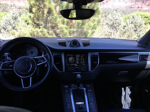 Used 2015 Porsche Macan S image 17