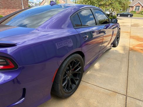 Used 2018 Dodge Charger SRT image 5