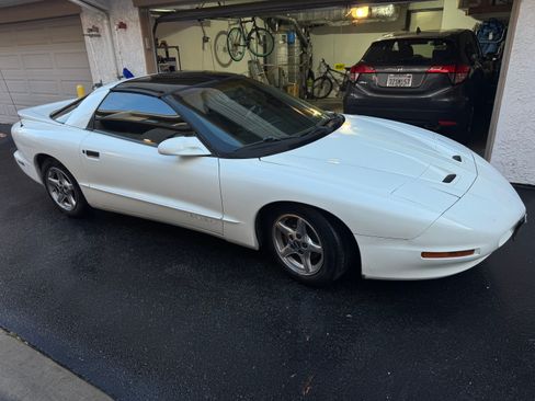 Used 1997 Pontiac Firebird Coupe RWD image 4