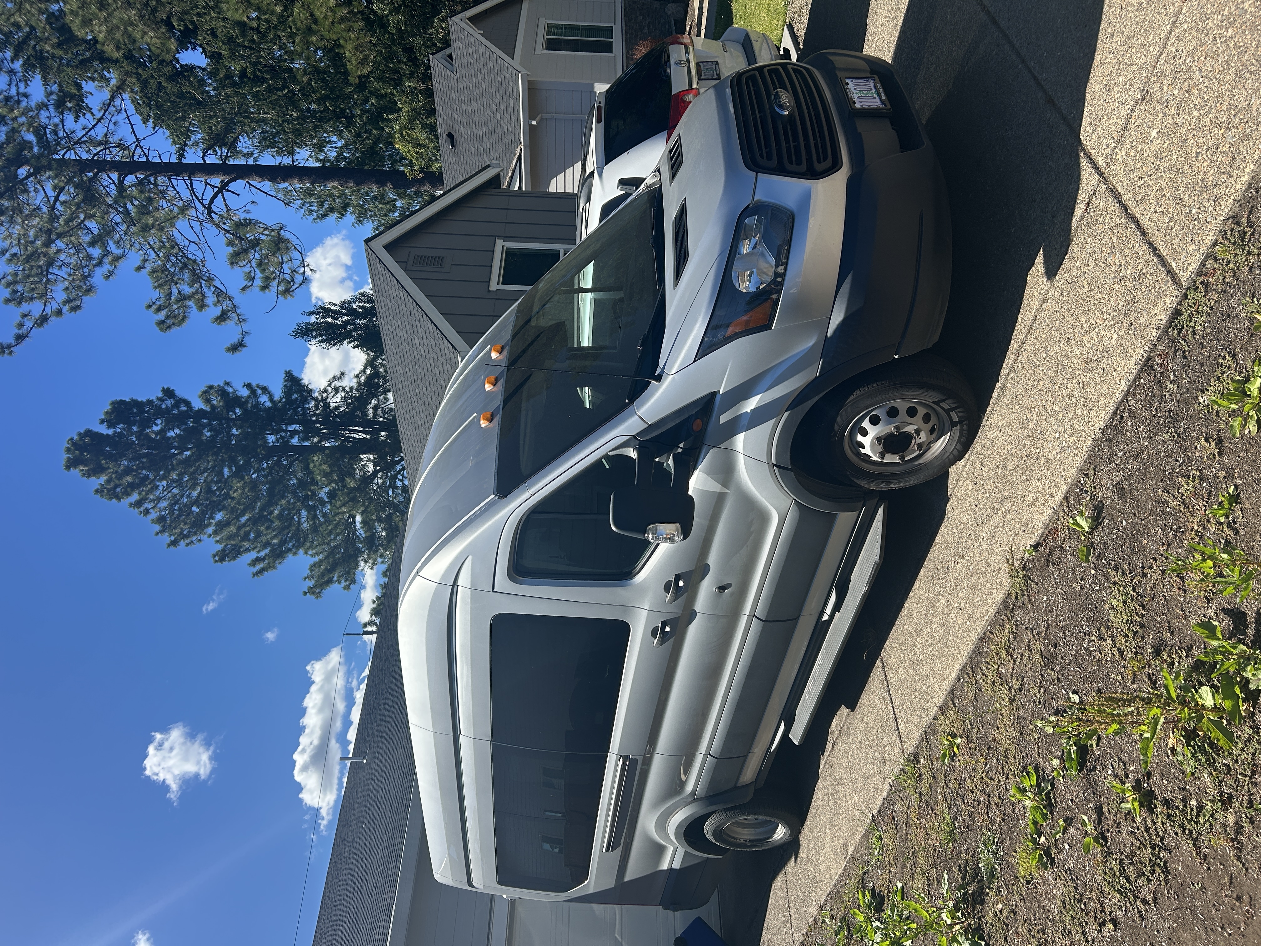 Used 2018 Ford Transit 350 XL RWD image 2