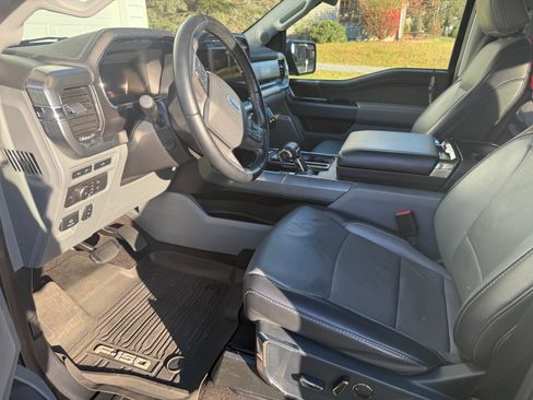 Used 2021 Ford F150 Lariat w/ Equipment Group 502A High image 30