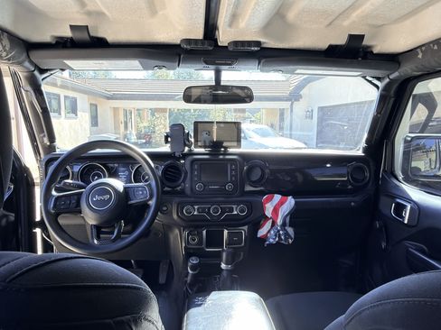 Used 2018 Jeep Wrangler Unlimited Sport image 20