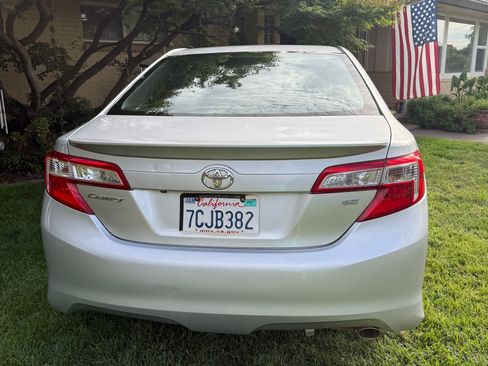 Used 2014 Toyota Camry SE w/ Fleet Convenience Package FWD image 4