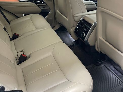 Used 2024 Land Rover Range Rover SE image 14