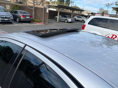 Used 2005 Mercedes-Benz E 500 Sedan image 8