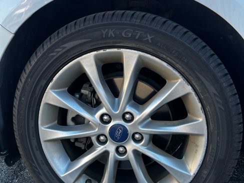 Used 2017 Ford Fusion SE image 20