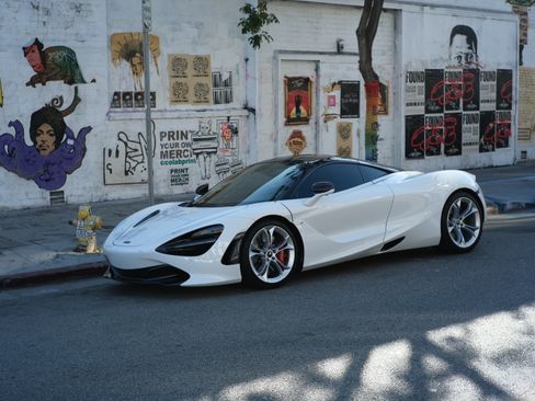 Used 2020 McLaren 720S Coupe 2D image 32