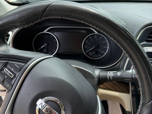 Used 2018 Nissan Maxima Platinum FWD image 10