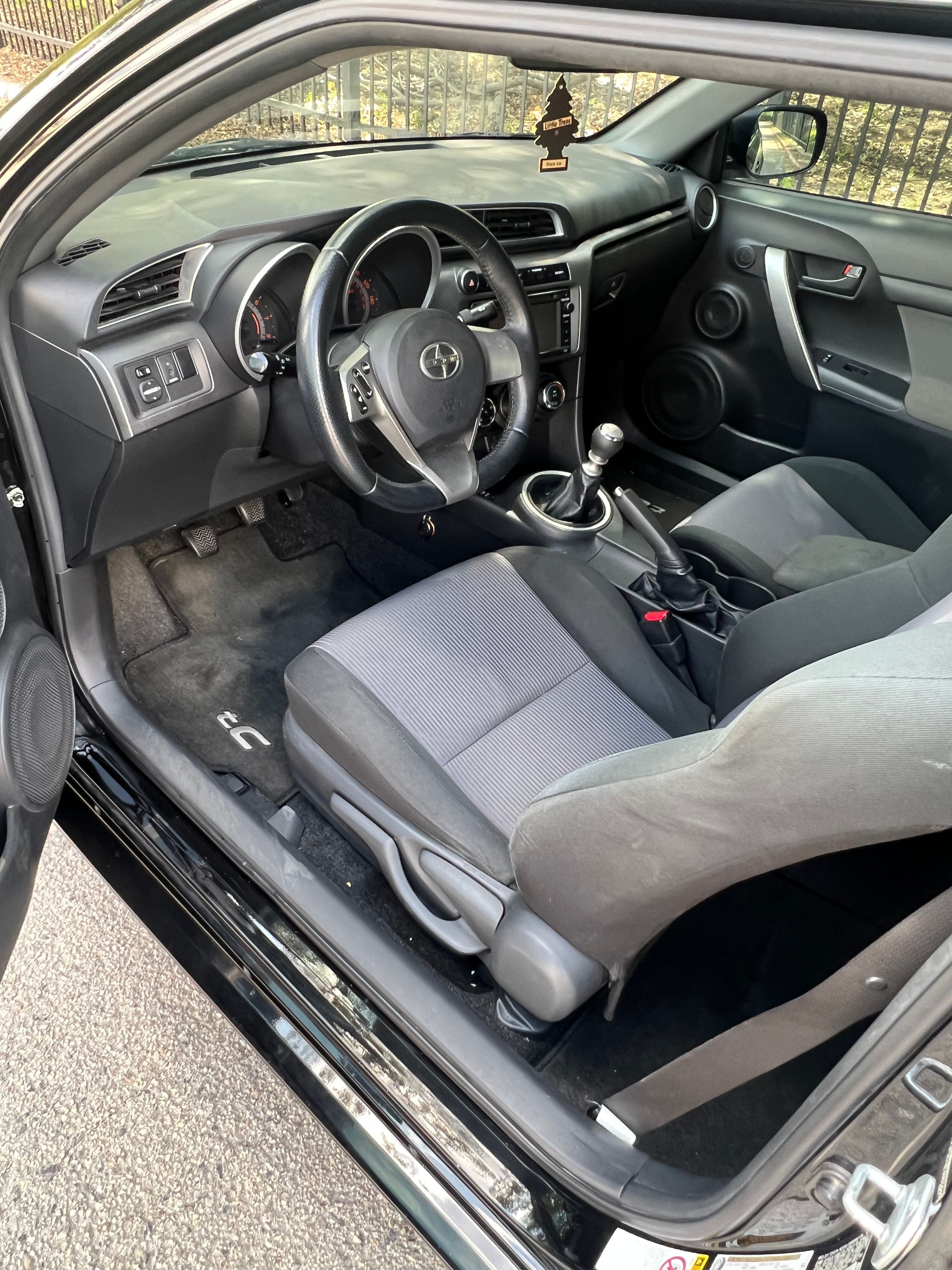 Used 2014 Scion tC FWD image 4
