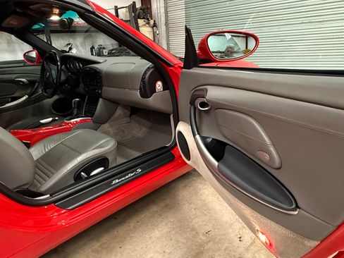 Used 2000 Porsche Boxster S image 16