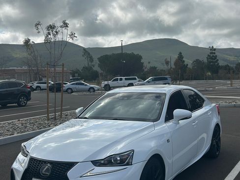 Used 2018 Lexus IS 300 F Sport image 6