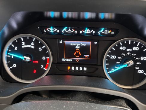 Used 2022 Ford F250 XLT w/ XLT Premium Package AWD/4WD image 12