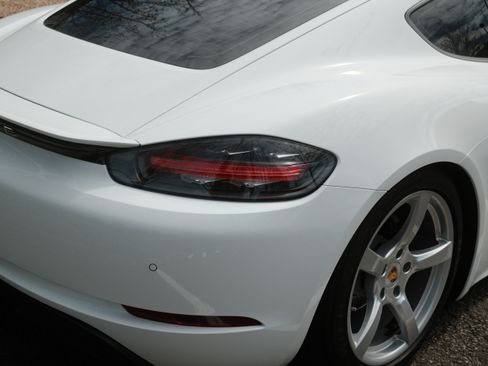 Used 2017 Porsche 718 Cayman image 12