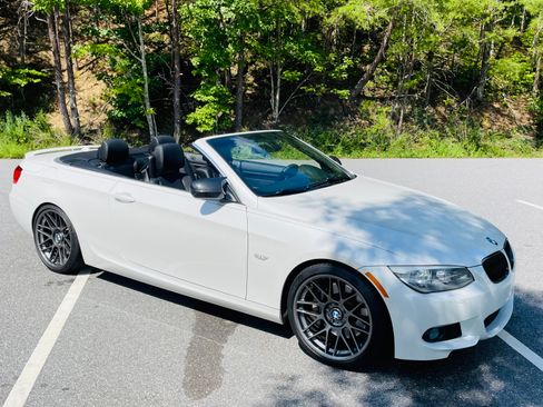Used 2013 BMW 335i 335i Convertible 2D image 13