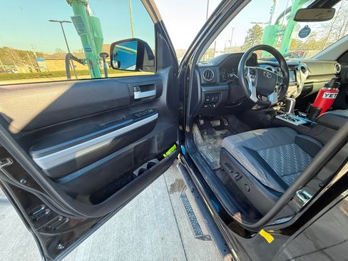 Used 2019 Toyota Tundra SR5 image 8