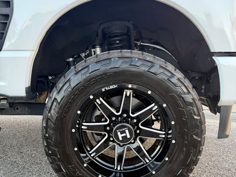 Used 2024 Ford F250 Platinum image 17