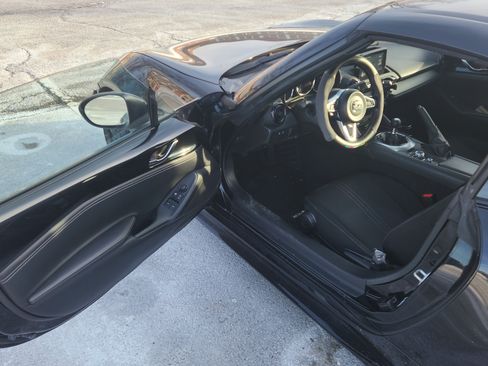 Used 2021 MAZDA MX-5 Miata RF Club image 8
