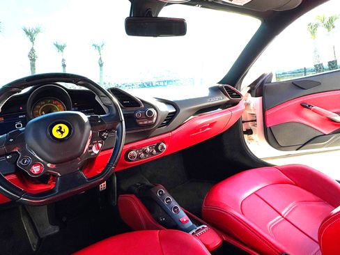 Used 2018 Ferrari 488 GTB image 13