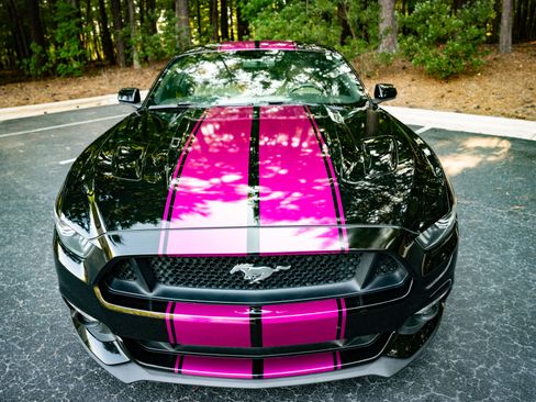 Used 2015 Ford Mustang GT image 4