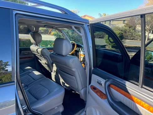 Used 2004 Lexus LX 470 470 Sport Utility 4D image 8