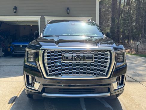 Used 2021 GMC Yukon XL Denali w/ Denali Premium Package AWD/4WD image 1