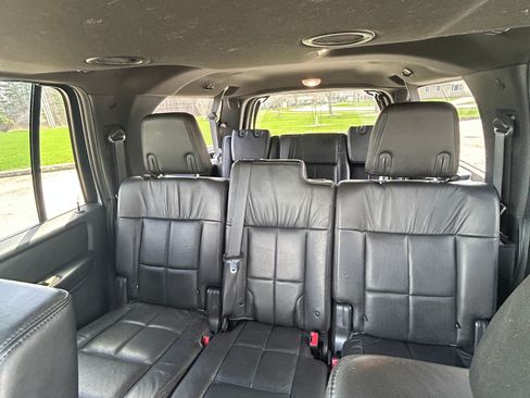 Used 2012 Lincoln Navigator L 4WD image 5