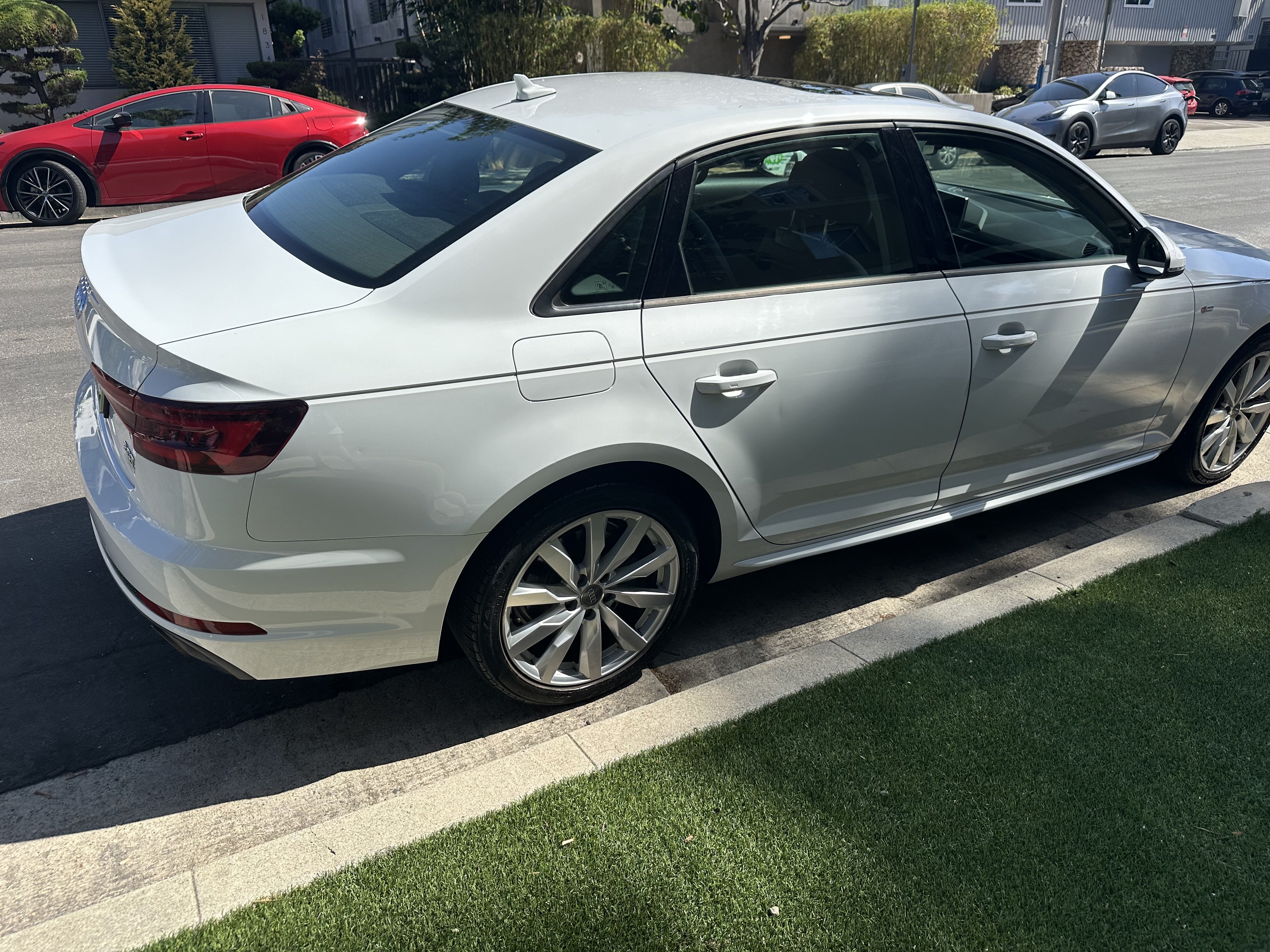 Used 2018 Audi A4 2.0T Ultra Premium w/ 18" Wheel Package FWD image 9