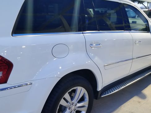 Used 2010 Mercedes-Benz GL 450 4MATIC image 4