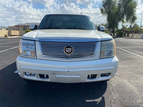 Used 2002 Cadillac Escalade AWD image 10