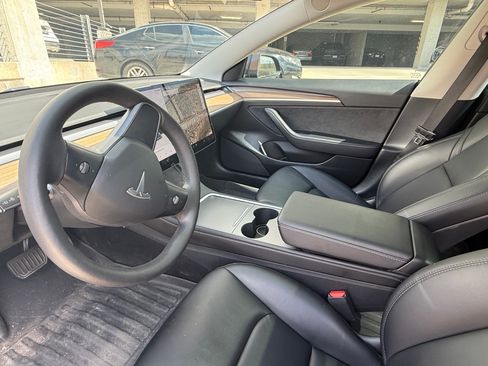 Used 2021 Tesla Model 3 Standard Range Plus RWD image 5