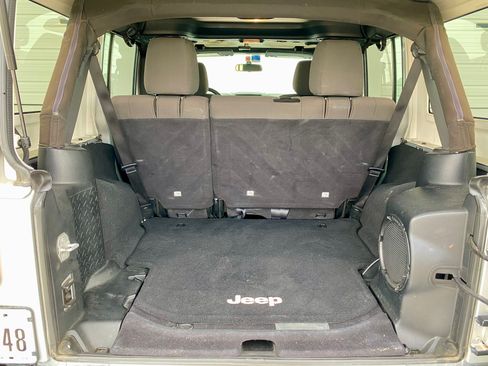 Used 2012 Jeep Wrangler Unlimited Sahara w/ Connectivity Group image 15