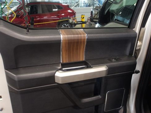 Used 2017 Ford F150 Lariat w/ Equipment Group 502A Luxury image 14