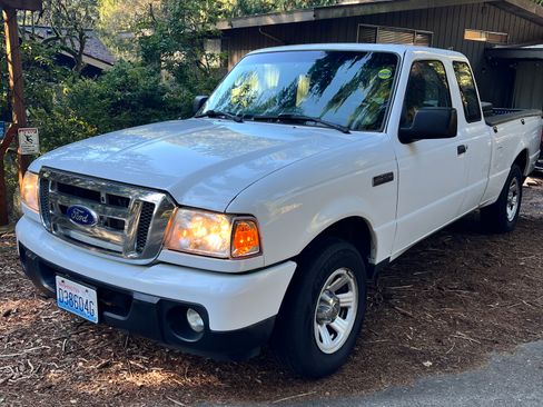 Used 2010 Ford Ranger XLT image 2