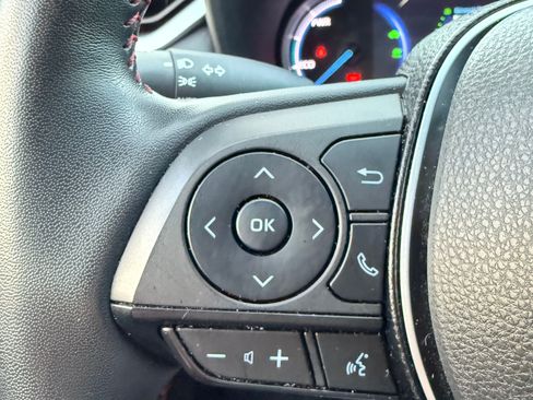 Used 2021 Toyota RAV4 SE image 13