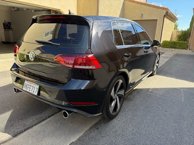 Used 2018 Volkswagen GTI SE w/ SE Leather Package FWD image 4