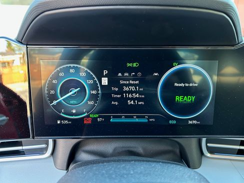 Used 2025 Hyundai Elantra Limited image 6