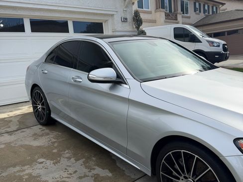 Used 2015 Mercedes-Benz C 300 4MATIC Sedan image 4