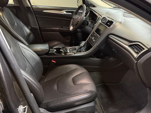 Used 2016 Ford Fusion Titanium image 10