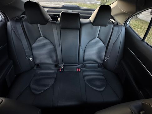 Used 2024 Toyota Camry SE image 12