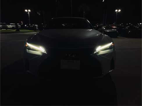 Used 2021 Lexus IS 300 w/ Accessory Package image 4