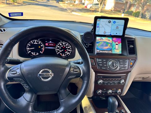 Used 2019 Nissan Pathfinder Platinum image 8