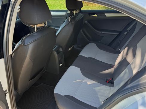 Used 2017 Volkswagen Jetta S image 18