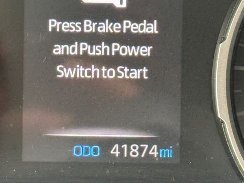 Used 2019 Toyota RAV4 XLE w/ Carpet Mat Package image 21